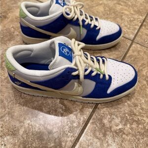 Nike SB Dunk Low Pro QS ‘Fly Streetwear’ ‘Gardenia’ Game Royal/Sail-Grey Fog